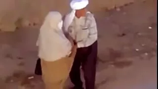 شرارتی brunette پہننے کے گھٹنے اعلی جوتے پھیلتا ہے اس کے کولہوں کو بے نقاب کرنے کے مقعد کلیپ سکسی روسیه سوراخ