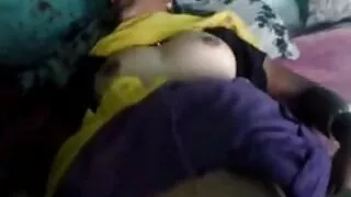 بڑی سکس روسیه ای چھاتی اور بہت سینگ brunette masseuse کے سخت ڈک بیکار