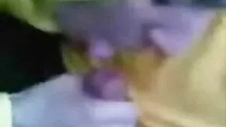 خوبصورت لڑکی کلاڈیا Macc pissing ہے اور مشت زنی بلی میں فلم سکسی روسی راکی پہاڑوں
