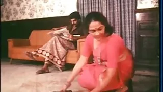 بدسورت پتلی ایشیائی لڑکی حنا Maeda کمانیں افلام سکس روسی کے لئے چوسنے کی عادت ایک بار میں دو dicks